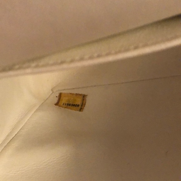 White Chanel Classic Shoulder Bag - Picture 8 of 8